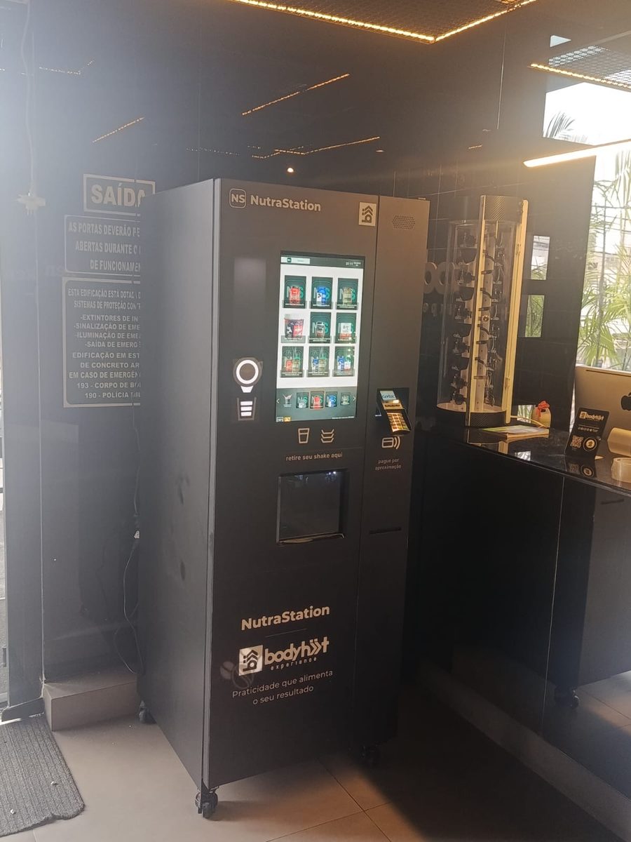 Estação NutraStation real, adesivada, instalada na BodyHiit Mangabeiras